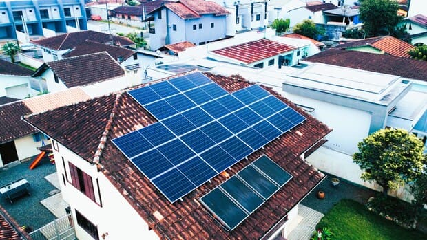 Sistema de energia solar do cliente Diego em Costa e Silva, Joinville