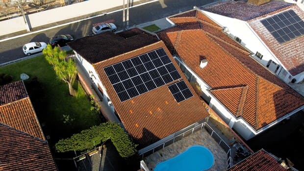 Sistema de energia solar do cliente Marta em Glória, Joinville