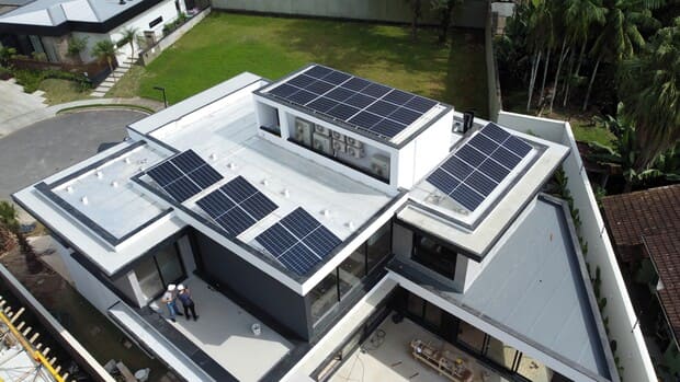 Sistema de energia solar do cliente Evaldo em América, Joinville