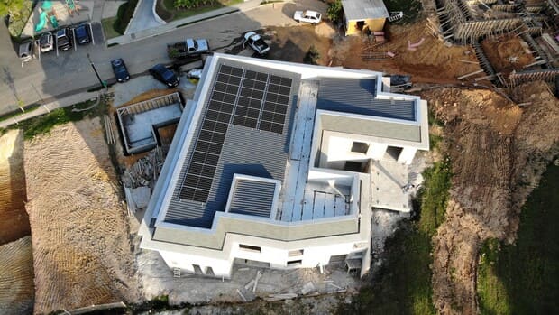 Sistema de energia solar do cliente Fernanda em América, Joinville