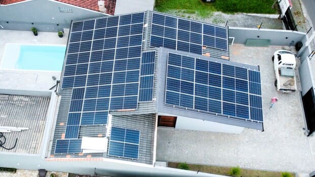 Sistema de energia solar do cliente Jonathan em Bom Retiro, Joinville