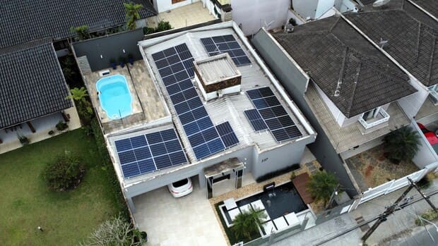 Sistema de energia solar do cliente Leandro em Itaum, Joinville