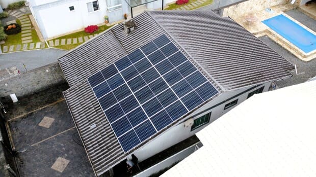 Sistema de energia solar do cliente Pedro em Costa e Silva, Joinville